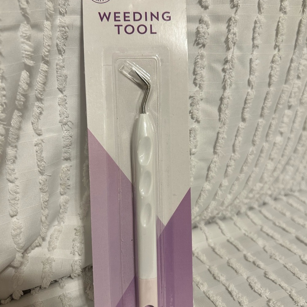 Weeding‎ Tool with Ergonomic Handle
